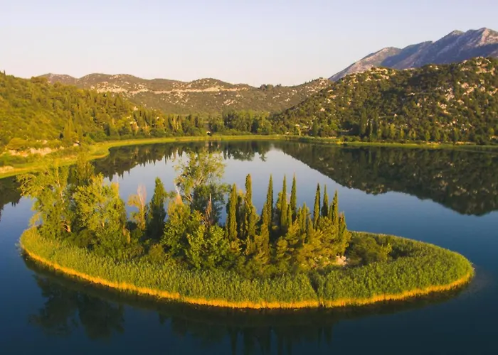 Seaside 4 Stars Bacina